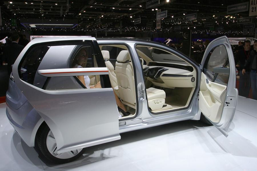  ItalDesign Go 2011 года  (фото 48 из 58)